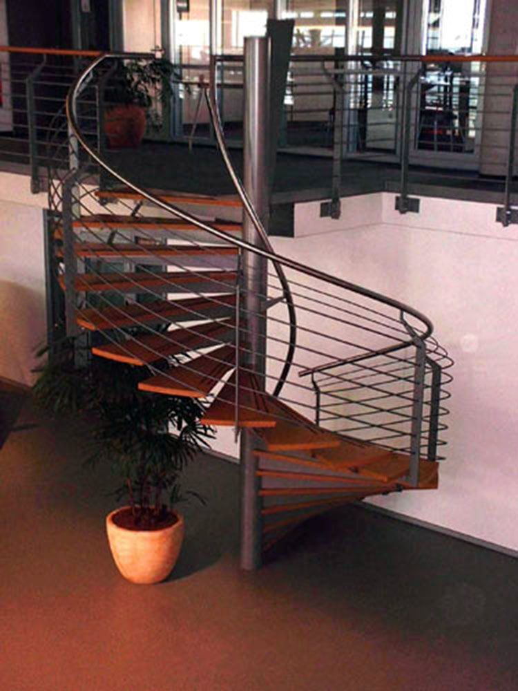 BV：Mercedes Benz · Salzufer 1 · 10587 Berlin